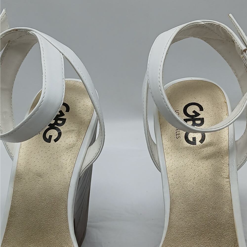 GBG Los Angeles Selah Platform Shoes Womens 8.5M White Faux Leather Sandals - Picture 9 of 14